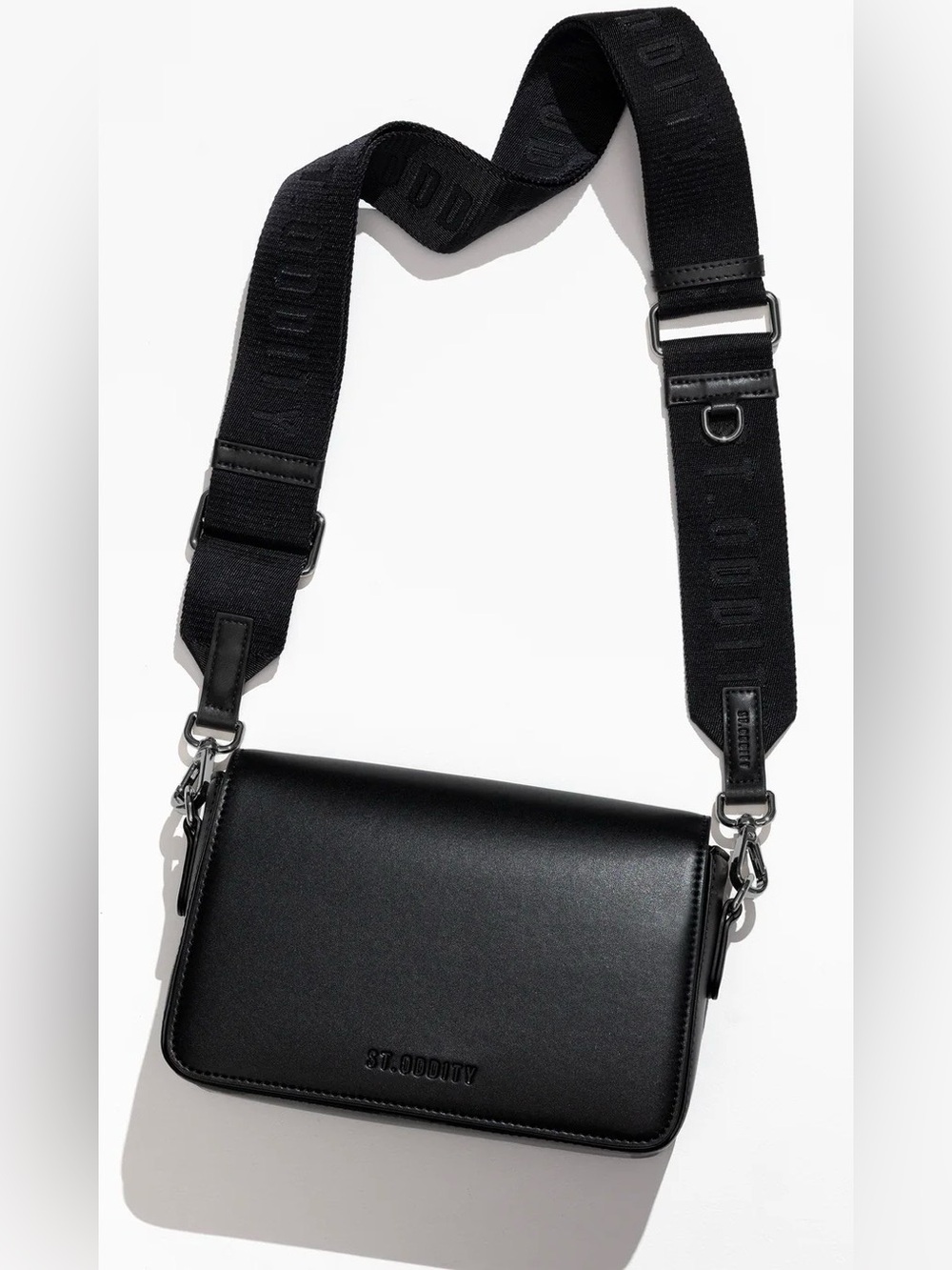 NWOT St. Oddity (Top Australian Brand) Black Crossbody Bag with Removable Strap.